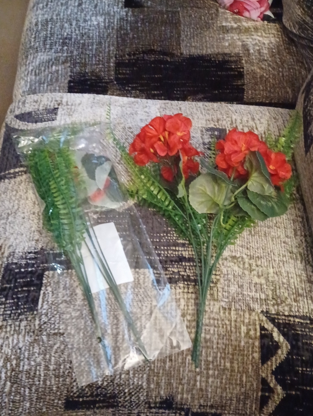 4/$30 New Red Artificial Begonia Stem Bouquet - Set Of 2 Bunches